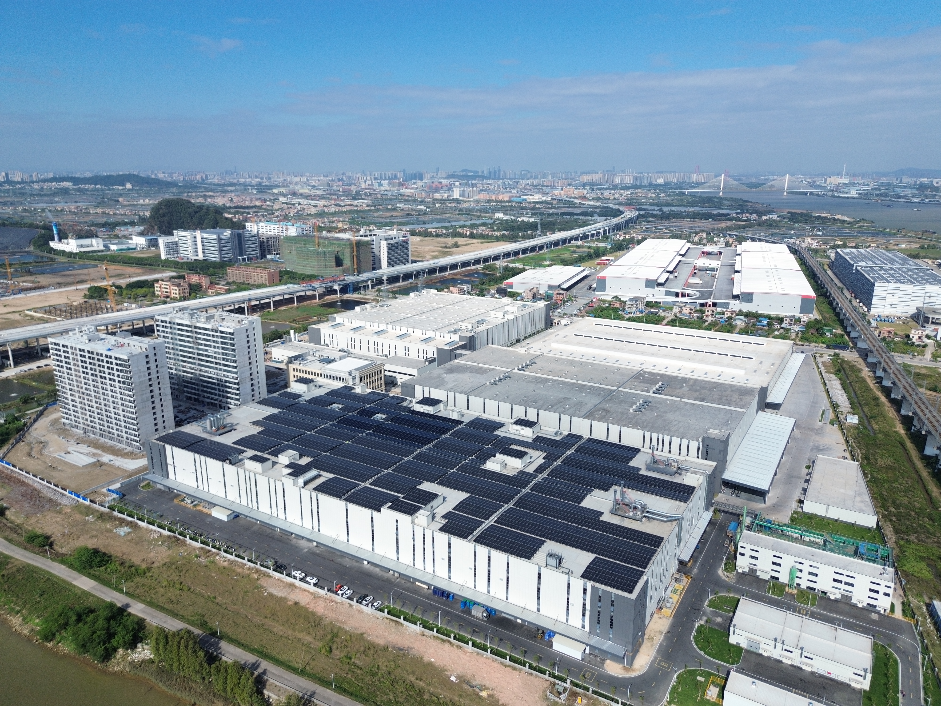 HICONICS New Energy has successfully connected the 4MWp photovoltaic power generation project for Sanyao (Zhongshan) Park to the grid.